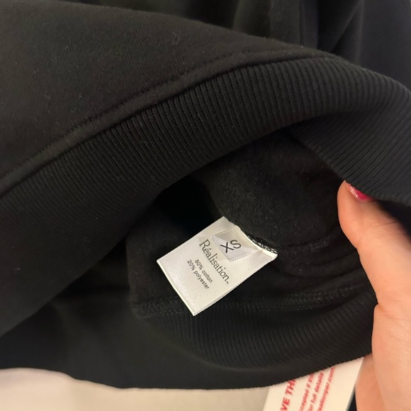 NWT💕 Realisation Par Crewneck Sweatshirt in Black XS - Picture 3 of 3